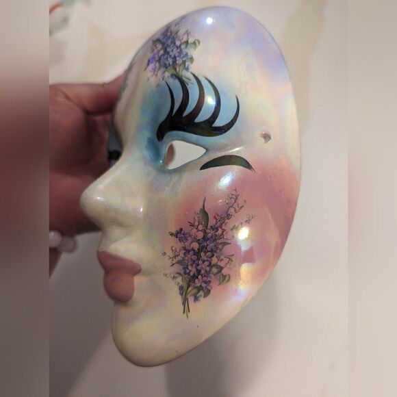 Vintage handmade ceramic Mardi gras lavender metallic shiny wall decor mask - Picture 5 of 11